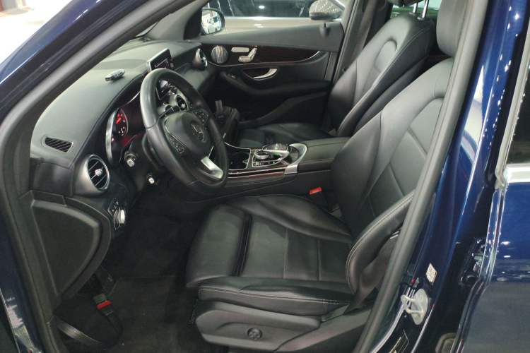 Used Mercedes-Benz GLC 2017 GLC 260 4MATIC Luxury Model