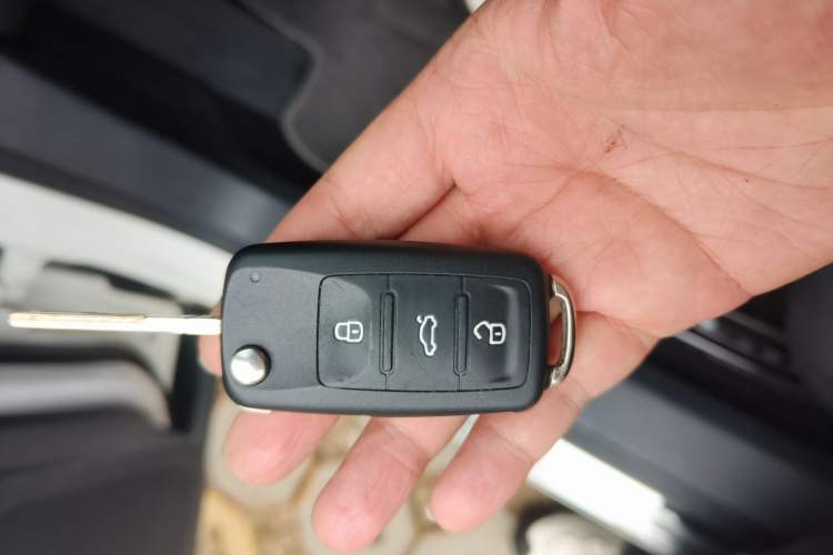 Used Volkswagen Tiguan 2016 280TSI Automatic Two-Wheel-Drive Silk Road Style Edition Vehicle Key