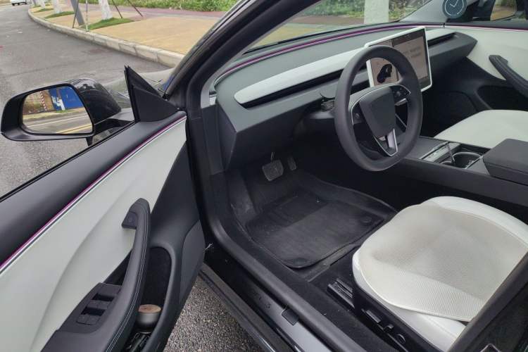 Used Tesla Model 3 2023 Rear-Wheel-Drive Version

