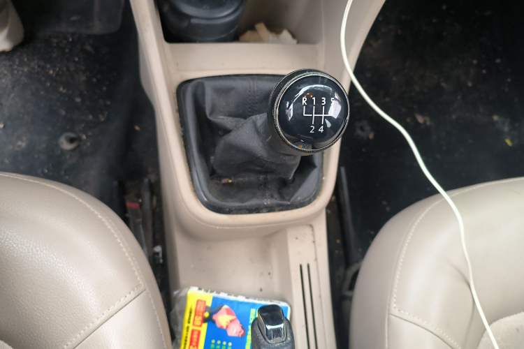 Used Volkswagen Santana 2015 1.6L Manual Comfort Edition
