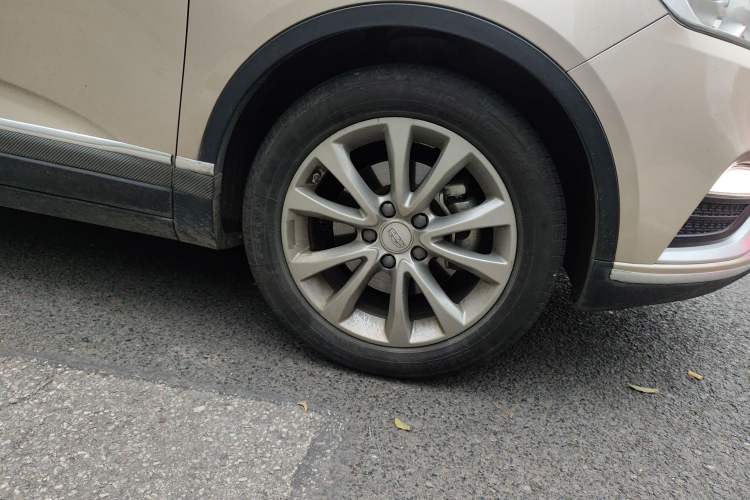 Used Geely Auto Emgrand GS 2016 Elegant Edition 1.8L Manual LingShang Model Right Front Wheel Hub