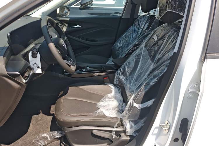 Used Buick Verano 2023 Pro Enjoyment Edition Left Front Seat