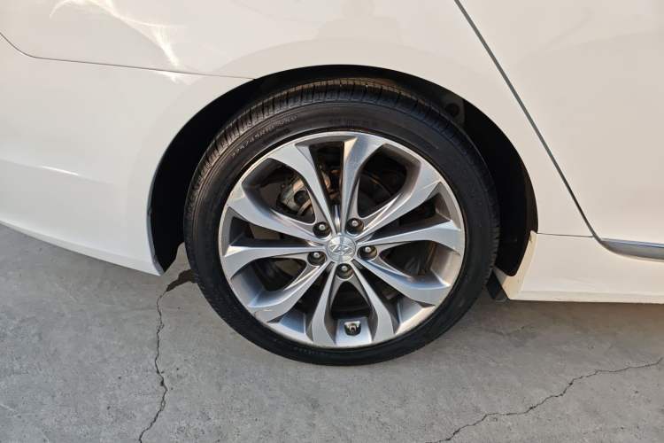 Used Hyundai Sonata 2014 2.4L Automatic Luxury Version China IV Standard Exterior 5