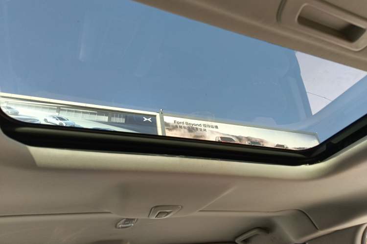 Used Ford Tourneo Custom 2020 2.0T Automatic Elite Edition China VI Standard
