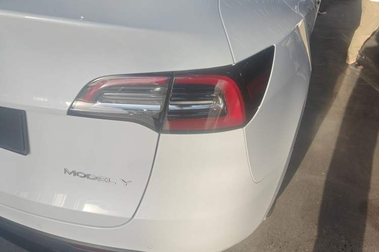 Used Tesla Model Y 2023 Rear-Wheel-Drive Version Right Rear Taillight