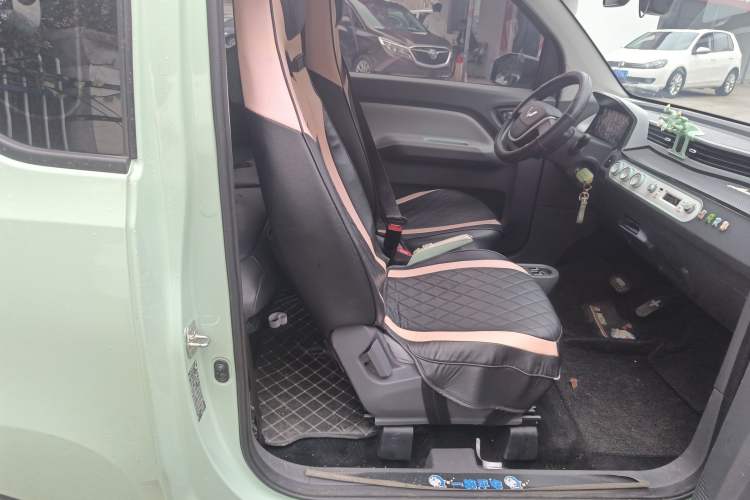 Used Wuling Hongguang MINIEV 2022 Macaron Colorful Edition Lithium-Ion Battery Right Front Seat