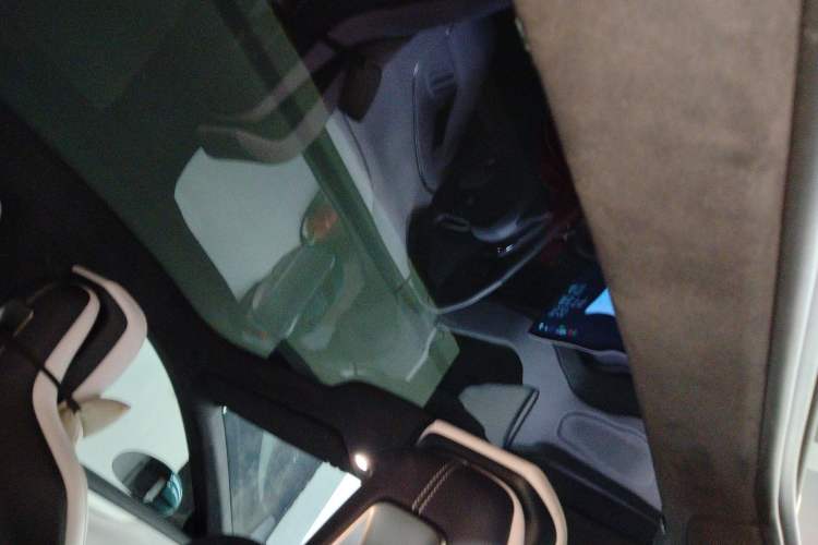 Used Xiaomi Auto SU7 2024 Four-Wheel Drive Ultra-Long Range Advanced Intelligent Driving Max Edition Headliner