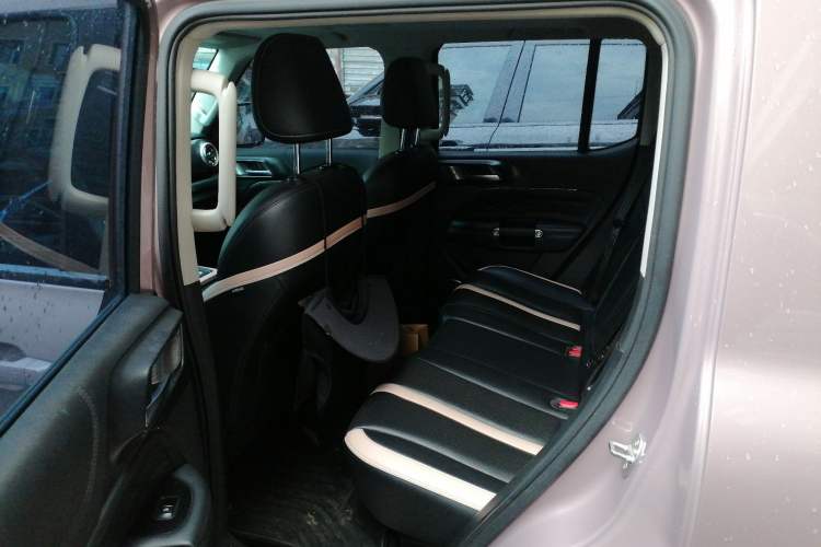 Used Tank 300 2021 City Edition 2.0T—Truly Stylish
