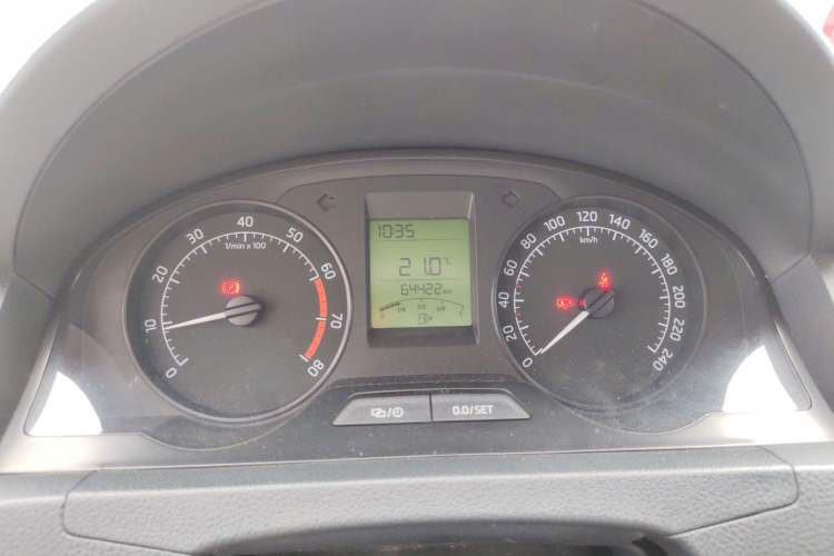 Used Skoda Rapid 2016 1.6L Manual Front-Wheel-Drive Version Instrument Cluster