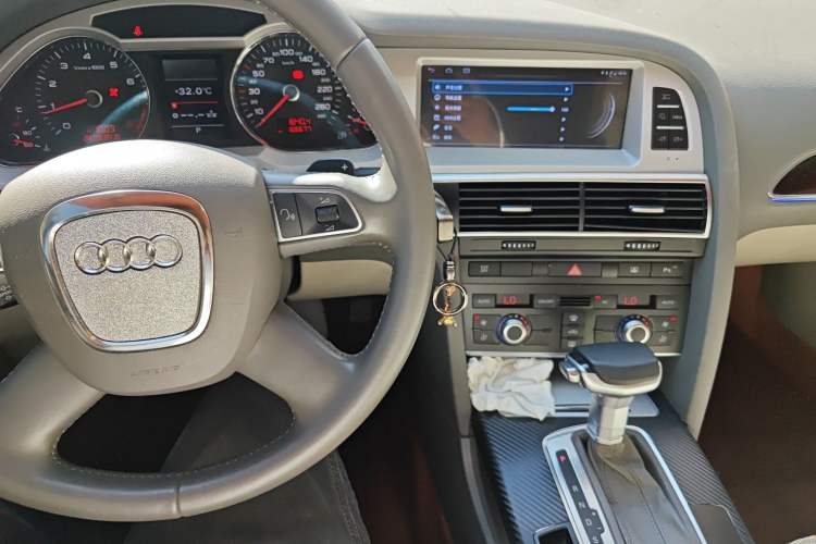 Used Audi A6L 2010 2.0 TFSI Automatic Standard Edition Audio And AC Panel