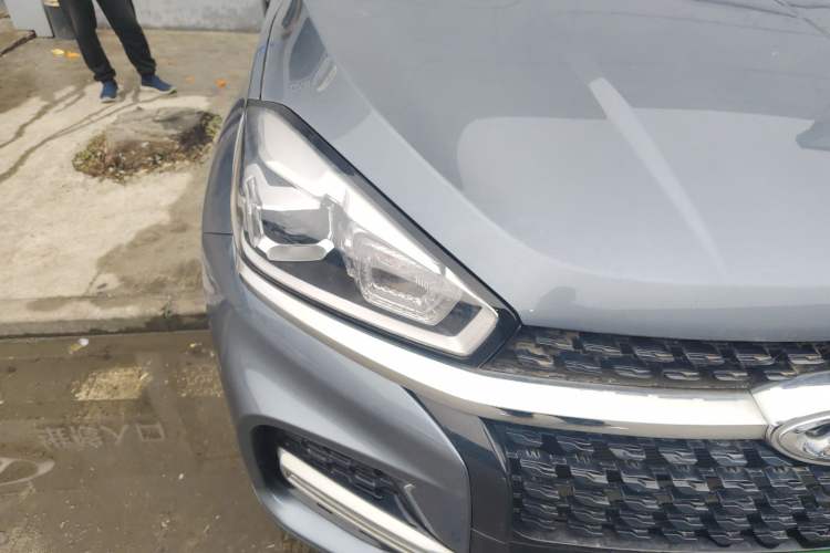 Used Chery Tiggo 8 2018 1.5 TCI Automatic Luxury Model 5 Seats Right Front Headlight