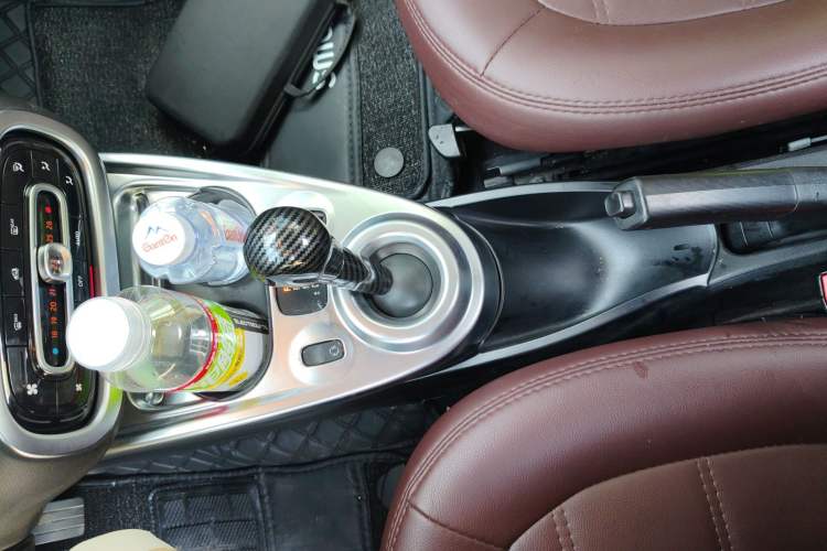 Used smart fortwo 2015 1.0L 52 kW Hardtop Passion Edition Gear Lever