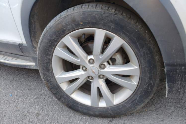 Used Chevrolet Captiva 2015 2.4L 4x4 Flagship Edition 7-Seater