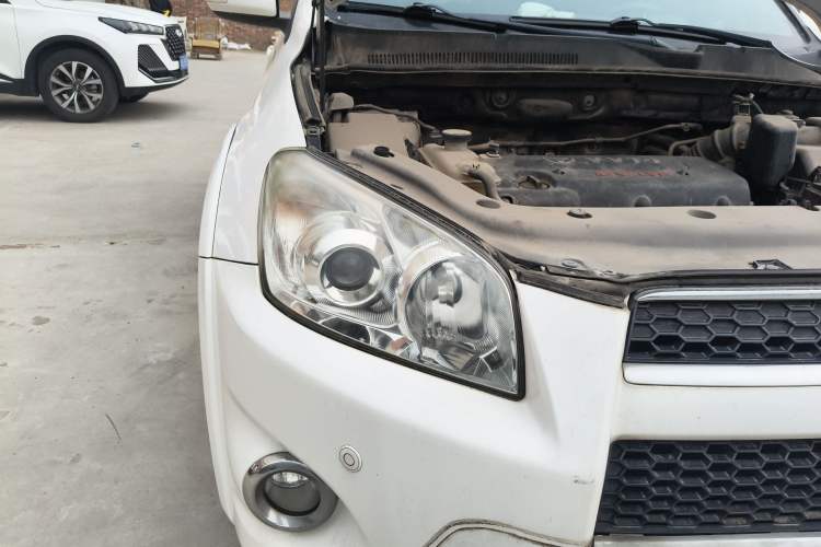 Used Toyota RAV4 2011 2.4L Automatic 4x4 Luxury Edition Right Front Headlight