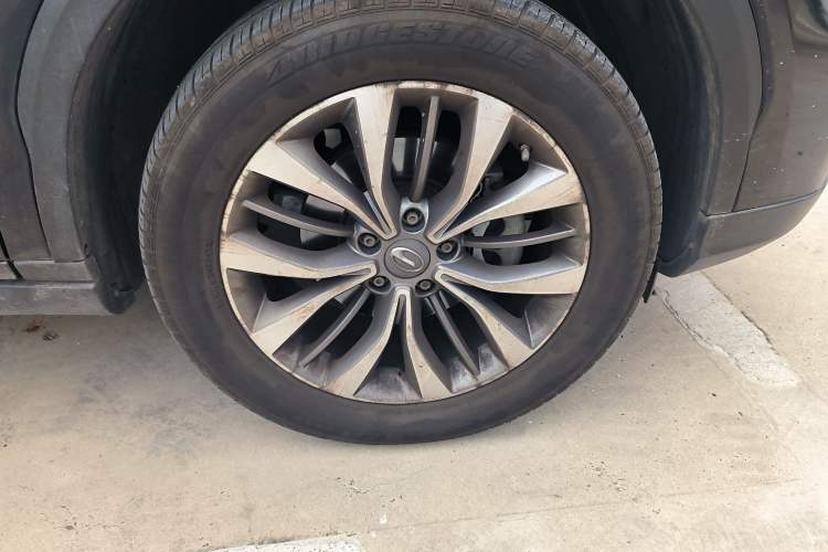 Used GAC Trumpchi GS8 2017 320T Two-Wheel Drive Luxury Smart Connectivity Version (7 Seats)