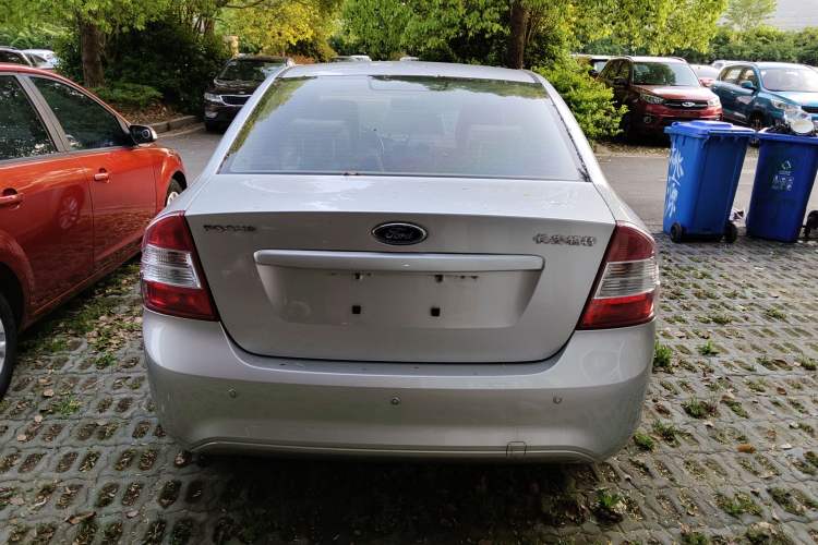 Used Ford Focus 2013 Sedan Classic 1.8L Automatic Base Model