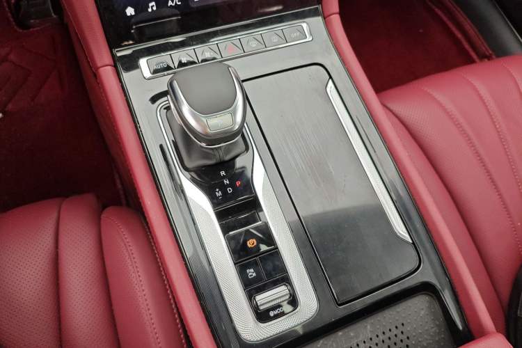 Used Hongqi H5 2024 2.0T Automatic Smart Connect Flagship Edition
