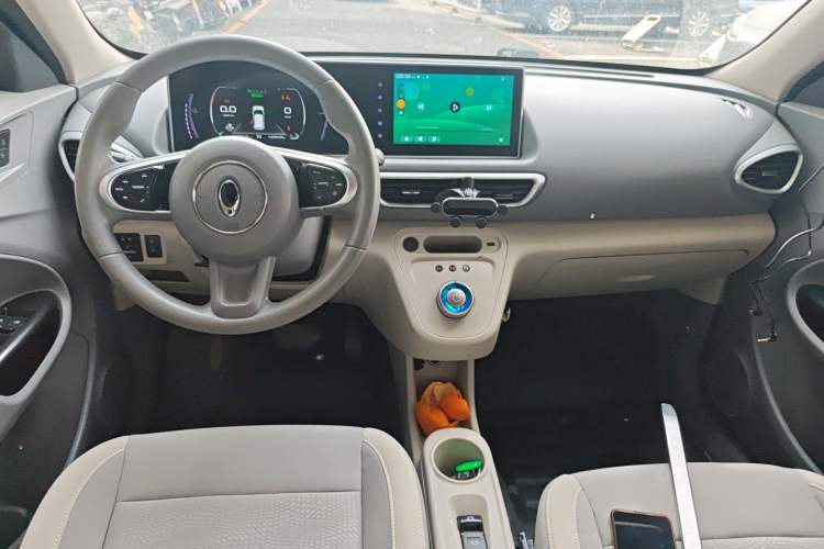 Used ORA White Cat 2020 305 km Luxury Version Center Console