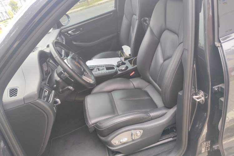 Used Porsche Macan 2018 Macan 2.0T Left Front Seat