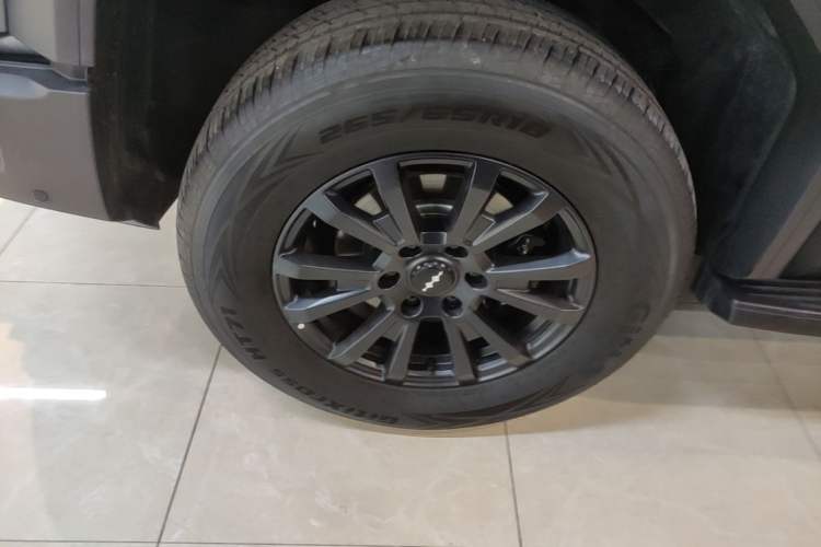 Used Formula Leopard 5 2023 Navigator Edition Right Rear Wheel Hub