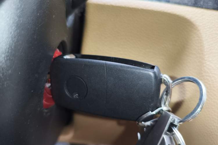 Used Volkswagen Sagitar 2009 1.6L Automatic Comfort Edition Vehicle Key