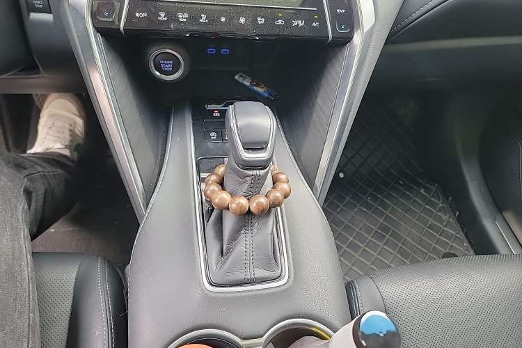 Used Toyota Harrier 2022 2.0L CVT Two-Wheel Drive Luxury Edition Gear Lever