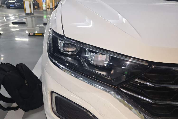 Used Volkswagen T-ROC 2021 Revised Version 280TSI DSG Two-Wheel Drive Elite Connect Edition Right Front Headlight