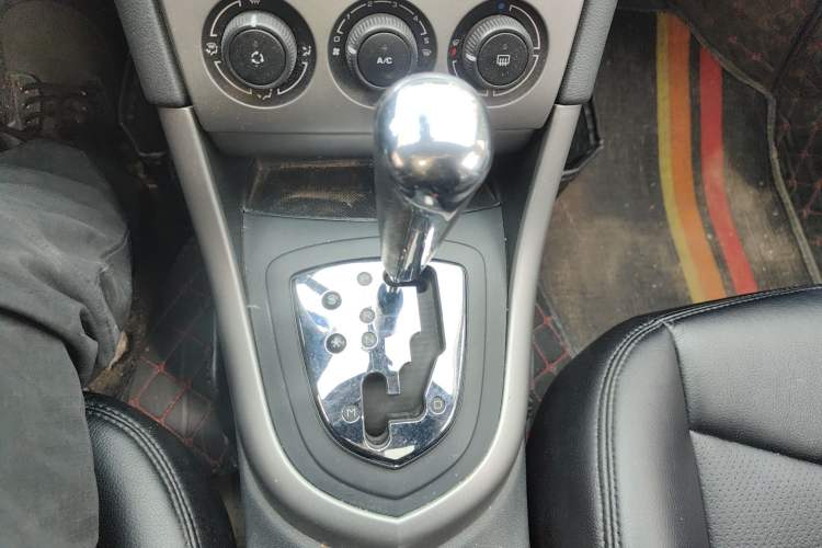 Used Peugeot 408 2011 1.6L Automatic Comfort Edition Gear Lever