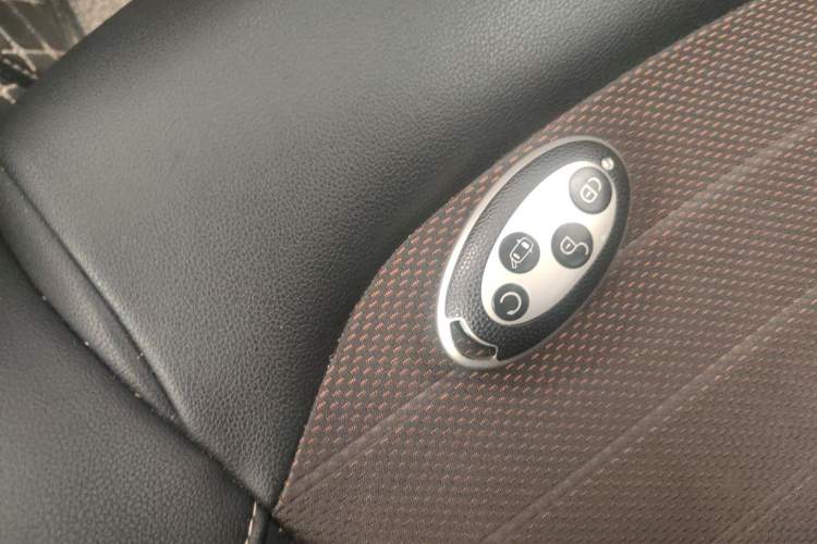 Used BYD Song 2017 Gaishe Upgrade Edition 1.5TID Automatic Comfort Model Vehicle Key