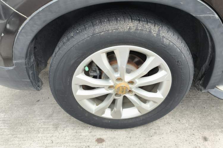 Used Dongfeng Aeolus AX7 2016 2.0L Automatic Zhiyi Trim