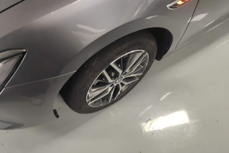 Used BYD Qin PLUS 2023 Champion Edition EV 510KM Beyond Model Left Front Wheel Hub