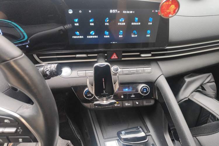 Used Hyundai Elantra 2023 1.5L CVT LUX Prestige Edition
