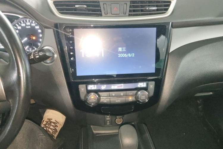 Used Nissan X-Trail 2014 2.0L CVT Smart Edition 2WD Audio And AC Panel