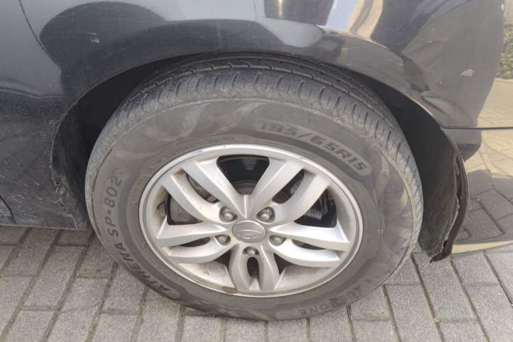 Used Hyundai Celesta 2011 1.6L Automatic Luxury Version Right Front Wheel Hub