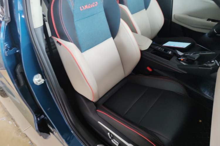 Used Lynk & Co 06 2020 1.5T YAO Halo Right Front Seat