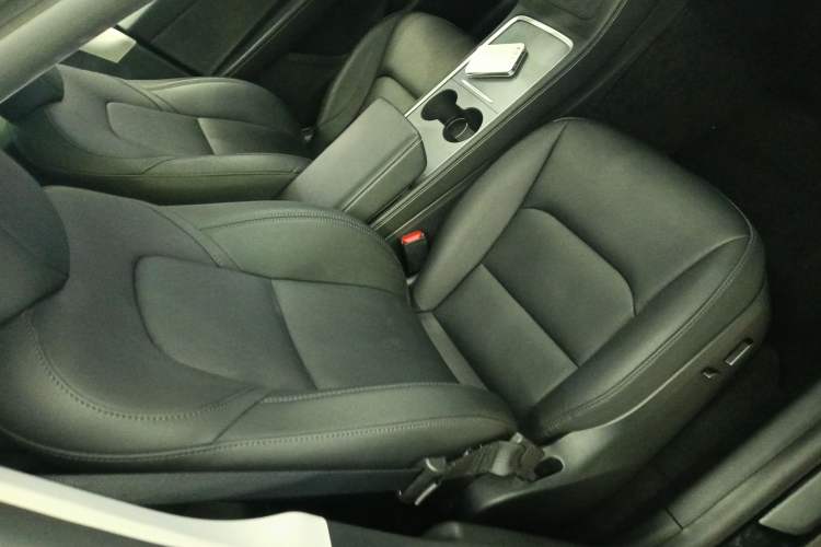 Used Tesla Model Y 2023 Long-Range All-Wheel-Drive Version
