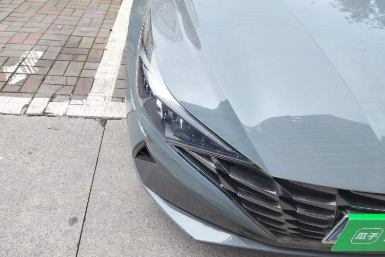 Used Hyundai Elantra 2021 1.5L CVT LUX Prestige Edition Right Front Headlight