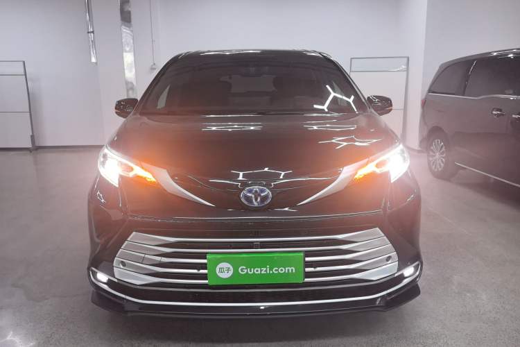 Used Toyota SIENNA 2021 2.5L Hybrid Platinum Edition
