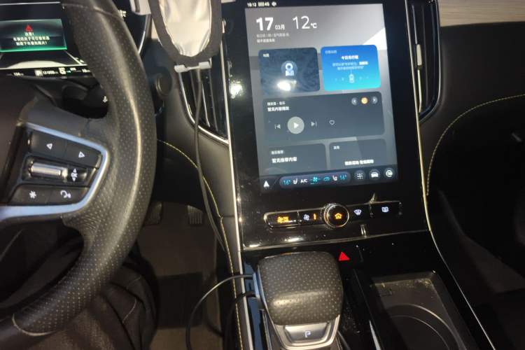 Used Roewe i6 MAX New Energy 2020 1.5T PHEV Cool & Spacious Skyroof Intelligent Drive Supreme Edition
