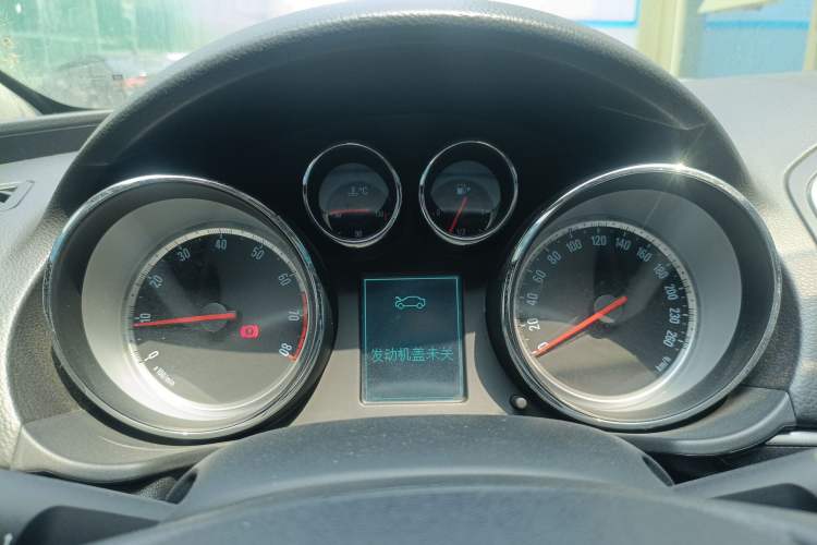 Used Buick Regal 2015 1.6T Leading Technology Model Instrument Cluster