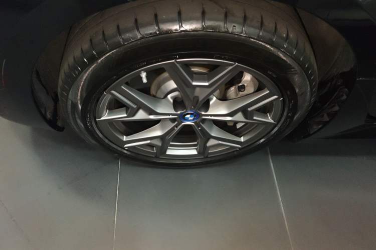 Used BMW i3 2022 eDrive 35 L Left Front Wheel Hub