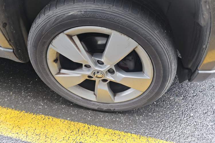 Used Skoda Yeti 2014 1.8TSI DSG Polar Edition Right Front Wheel Hub