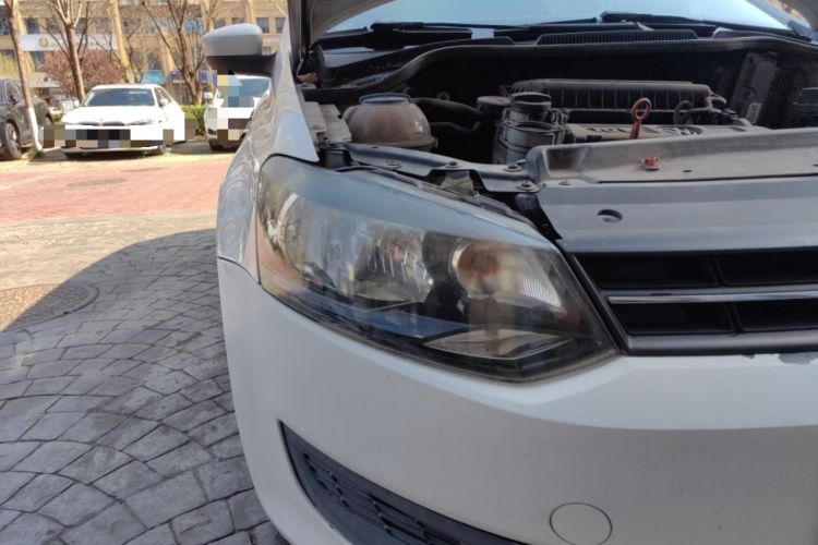 Used Volkswagen Polo 2013 1.4L Manual Fashion Edition Right Front Headlight