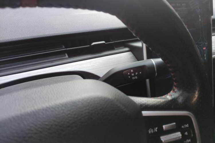 Used NETA V 2022 Chao 300 Lite Lithium Iron Phosphate Gear Lever