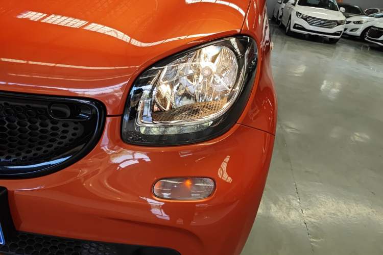 Used smart forfour 2016 1.0L 52 kW Passion Edition
