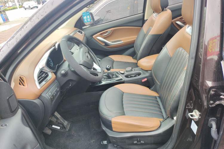 Used Soueast DX7 2015 1.5T Manual Luxury Model Left Front Seat