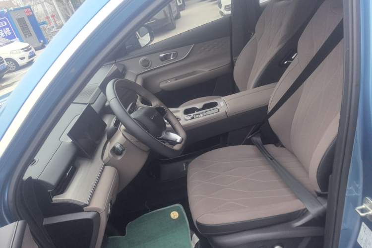 Used Chery Tiggo 8 PLUS C-DM 2025 1.5T 116 km Prestige Version 5 Seats
