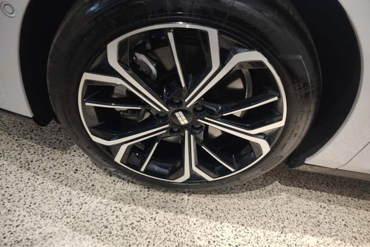 Used Geely Galaxy E8 2025 700 km Long-Range Intelligent Driving Version
