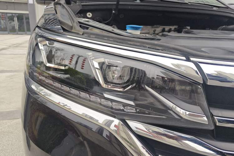 Used Volkswagen Viloran 2023 Revised Version 380TSI Luxury Edition Right Front Headlight