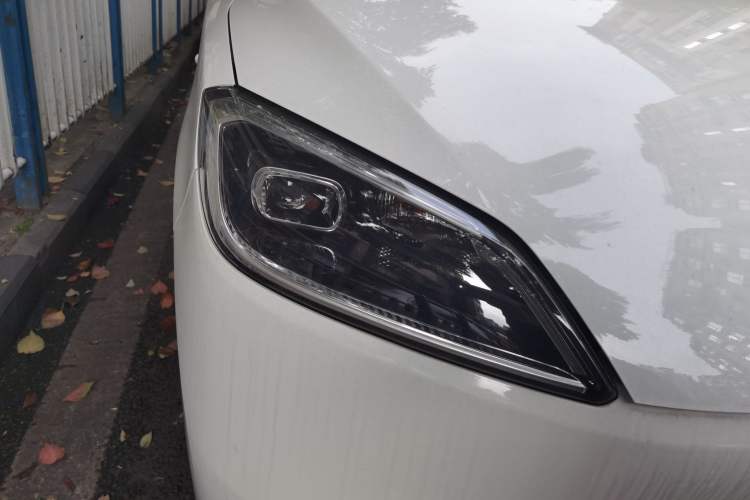 Used Wuling Hongguang New Energy 2024 All-Electric Model 300KM Practical Version Exterior 6